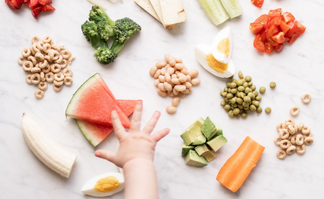 Descobrindo Novos Sabores: Dicas para a Introdução Alimentar do seu Bebê